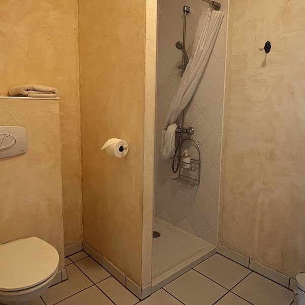Salle d'eau de la chambre Provençale